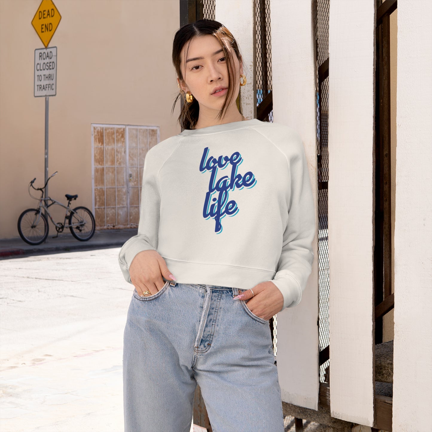 LOVE LAKE LIFE- Women's Cropped Fleece Pullover