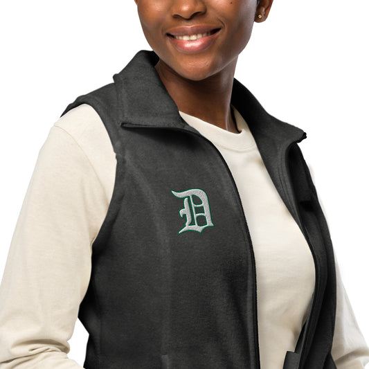 Scrtipt “D” (white with green outline)Women’s Columbia fleece vest